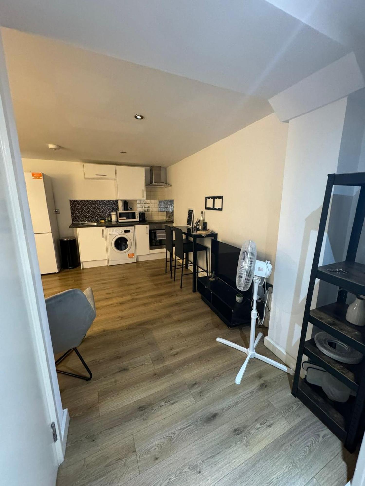 Cozy Two Bedroom Apartment Sleeps 6 Near Camden Market Hw10 Londres Extérieur photo